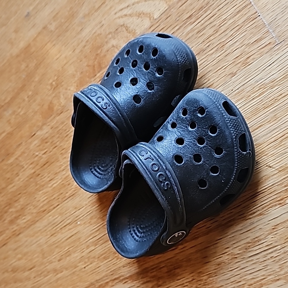 CROCS